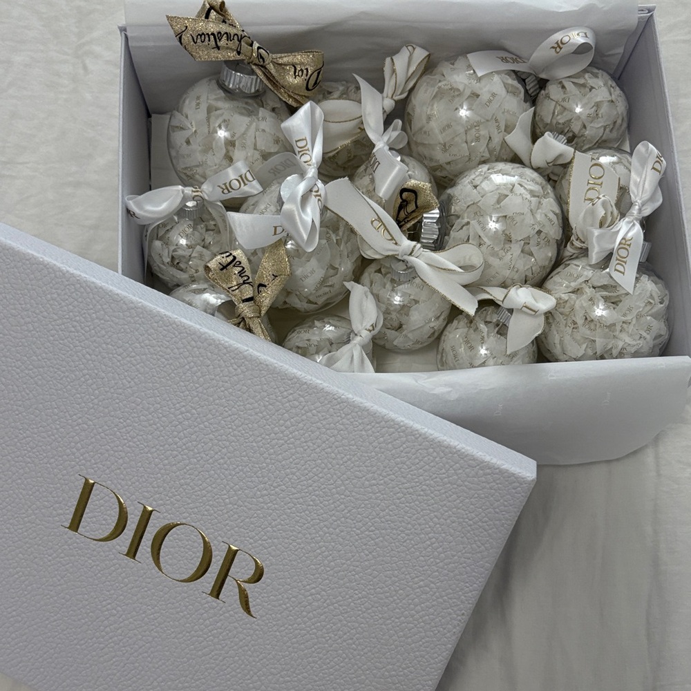 Dior Festive Ornament - Gold and White - Set of 14 - Picture 4 of 10